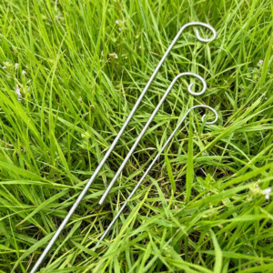 crochets métalliques